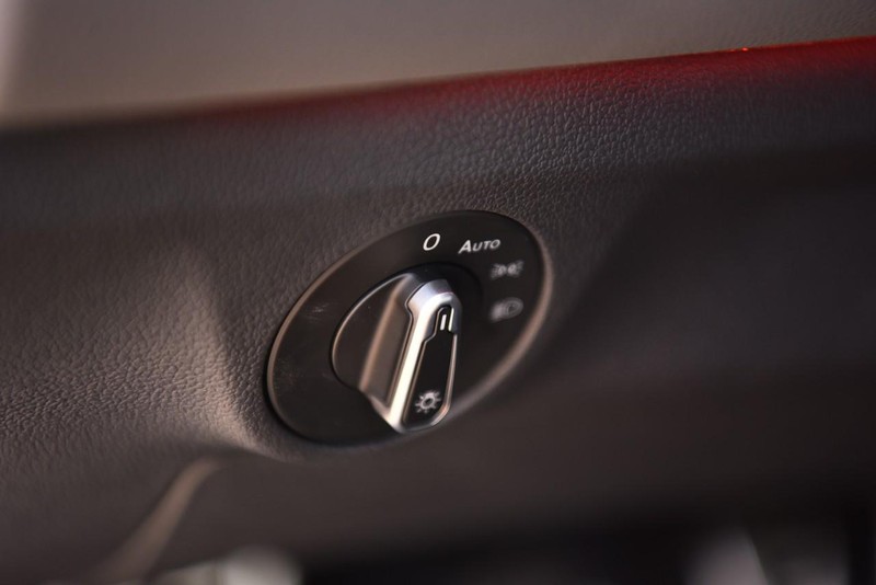 Volkswagen Jetta GLI Vehicle Image 11