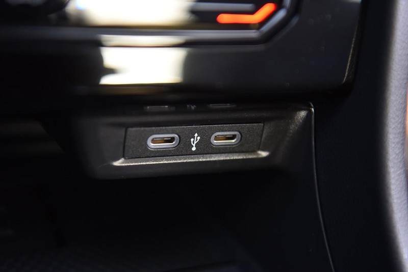 Volkswagen Jetta GLI Vehicle Image 15