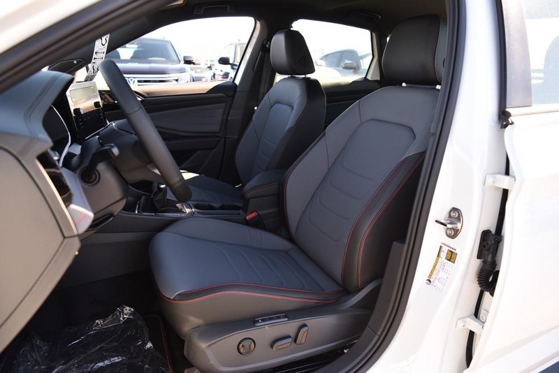 Volkswagen Jetta GLI Vehicle Image 20