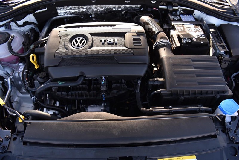Volkswagen Jetta GLI Vehicle Image 25