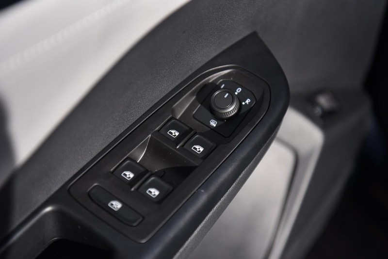 Volkswagen Taos Vehicle Image 08