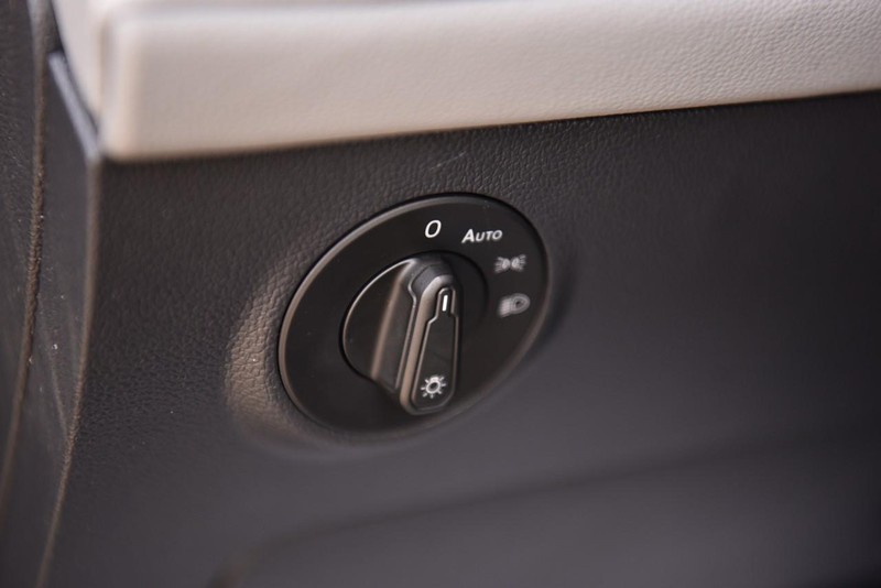 Volkswagen Taos Vehicle Image 11