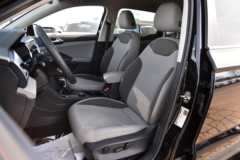 Volkswagen Taos Vehicle Image 21