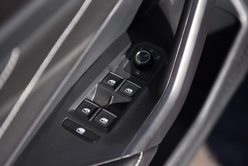 Volkswagen Jetta Vehicle Image 08