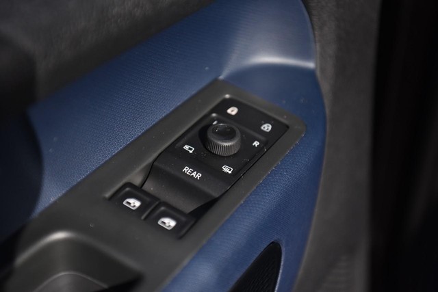 Volkswagen ID. Buzz Vehicle Image 08