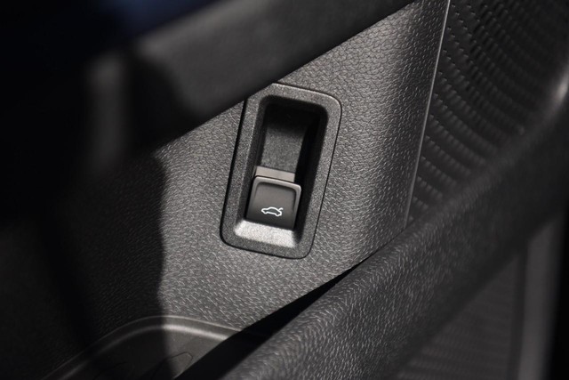 Volkswagen ID. Buzz Vehicle Image 09