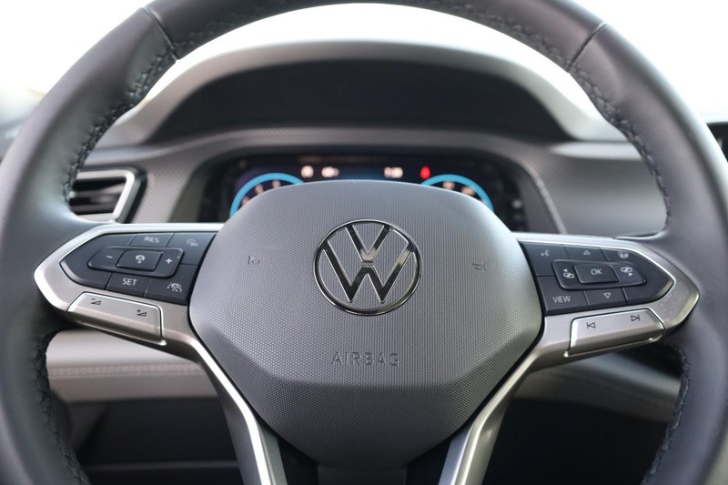 Volkswagen Atlas Cross Sport Vehicle Image 12