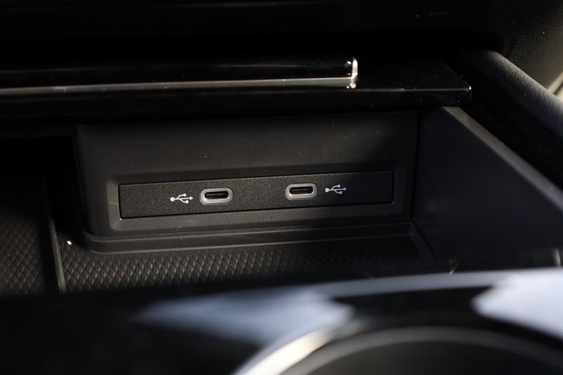 Volkswagen Atlas Cross Sport Vehicle Image 18