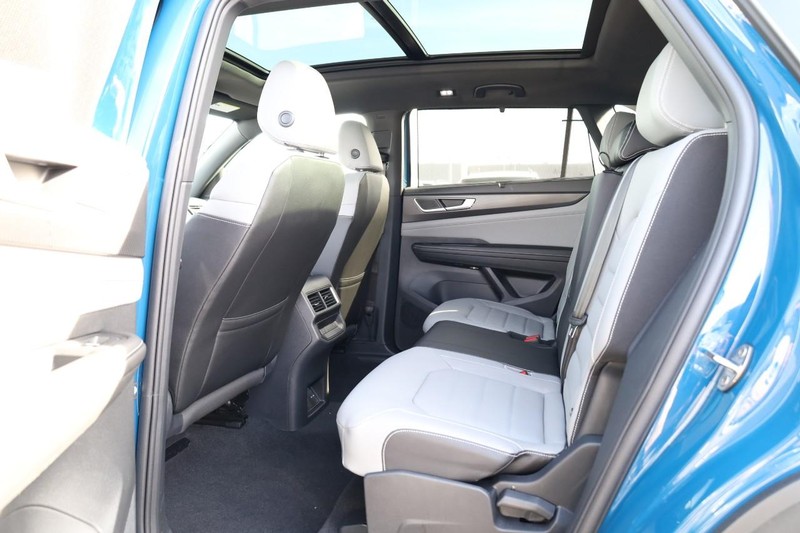 Volkswagen Atlas Cross Sport Vehicle Image 26