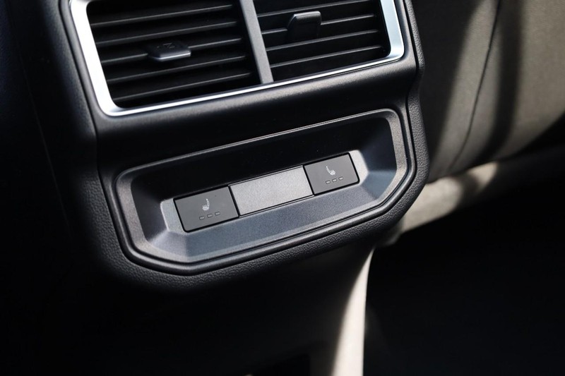 Volkswagen Atlas Cross Sport Vehicle Image 27