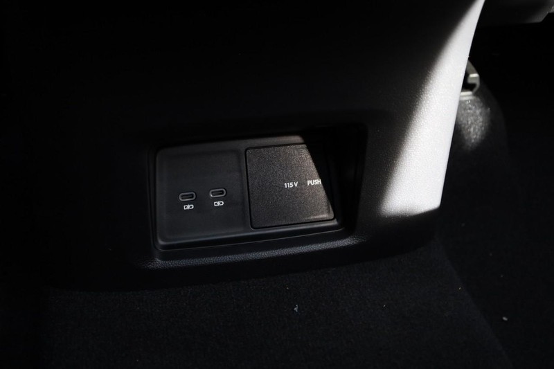 Volkswagen Atlas Cross Sport Vehicle Image 28