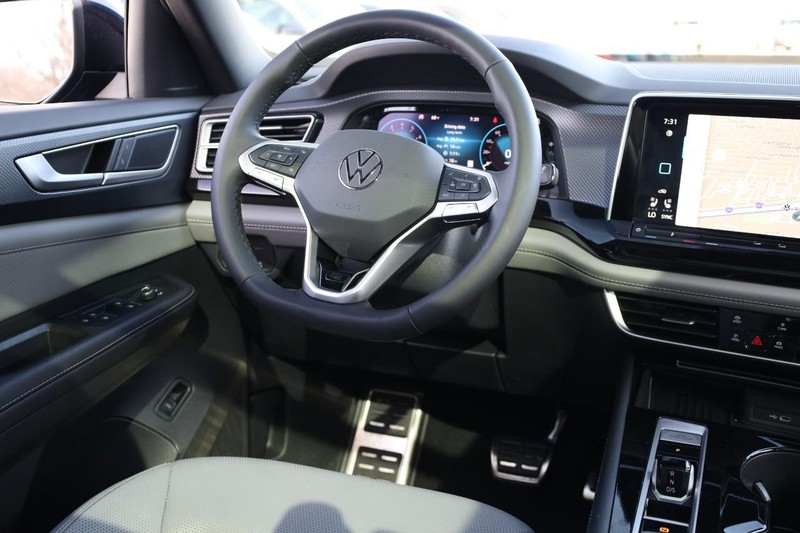 Volkswagen Atlas Cross Sport Vehicle Image 30