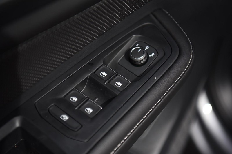 Volkswagen Atlas Cross Sport Vehicle Image 08
