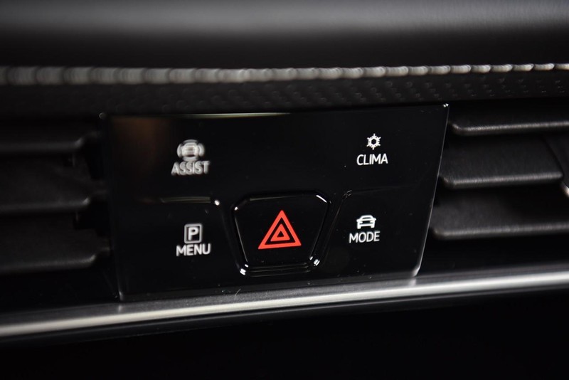 Volkswagen Atlas Cross Sport Vehicle Image 14