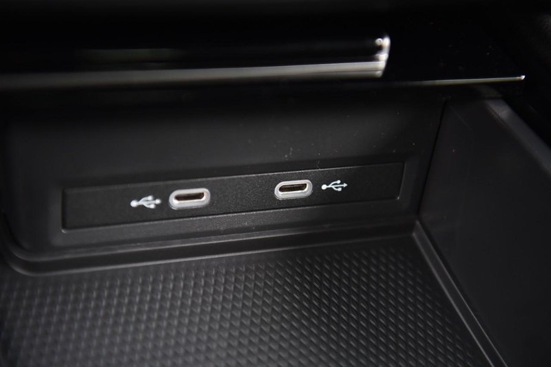 Volkswagen Atlas Cross Sport Vehicle Image 15