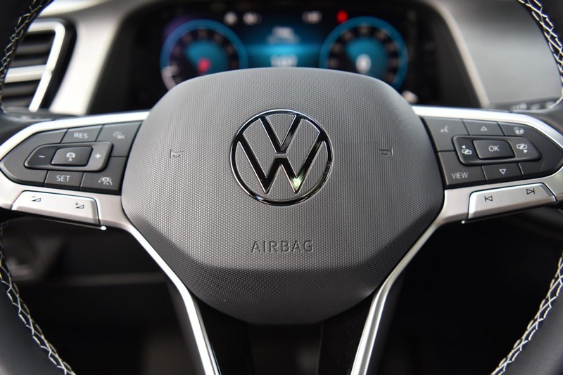 Volkswagen Atlas Cross Sport Vehicle Image 18