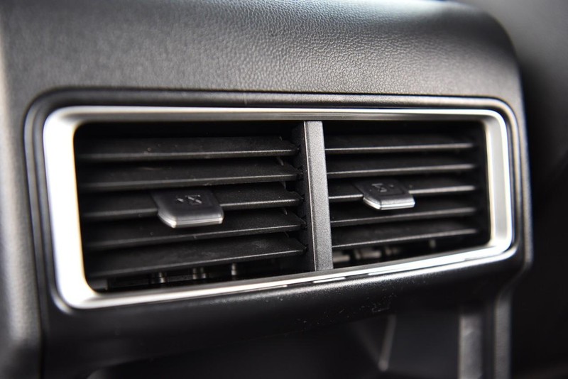 Volkswagen Atlas Cross Sport Vehicle Image 23