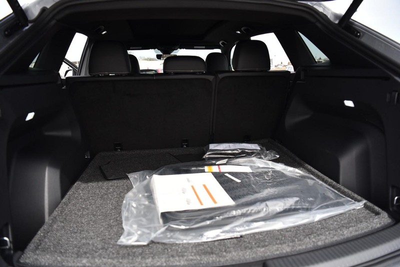 Volkswagen Atlas Cross Sport Vehicle Image 25