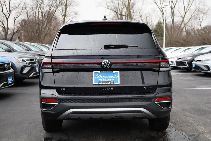 Volkswagen Taos Vehicle Image 07