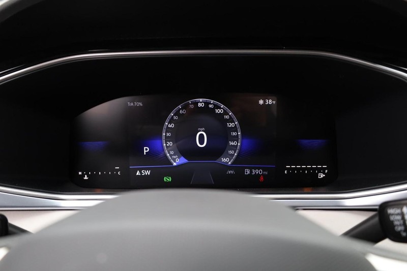 Volkswagen Taos Vehicle Image 11