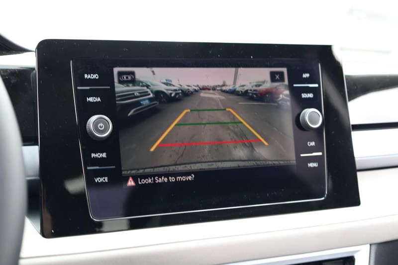 Volkswagen Taos Vehicle Image 13