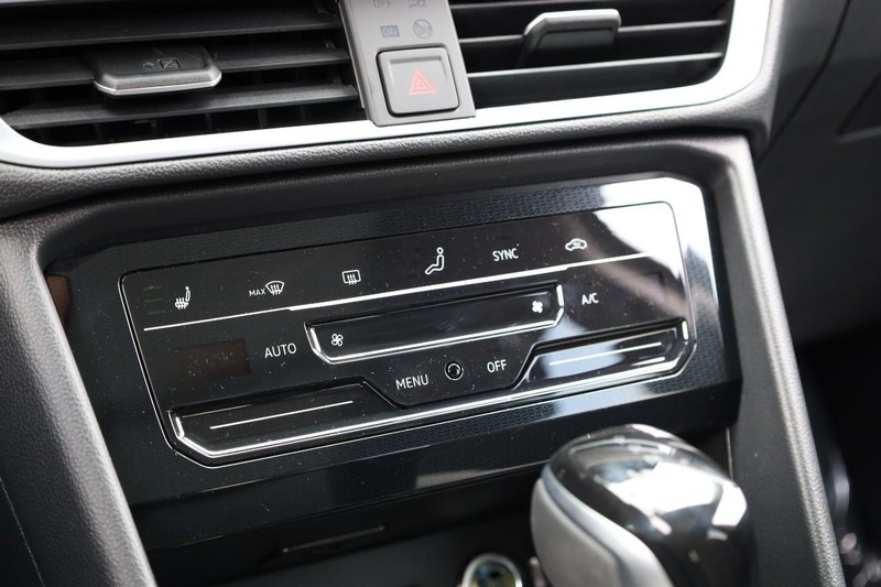 Volkswagen Taos Vehicle Image 14