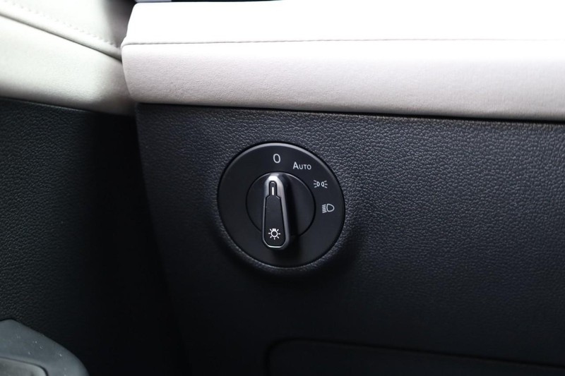Volkswagen Taos Vehicle Image 18