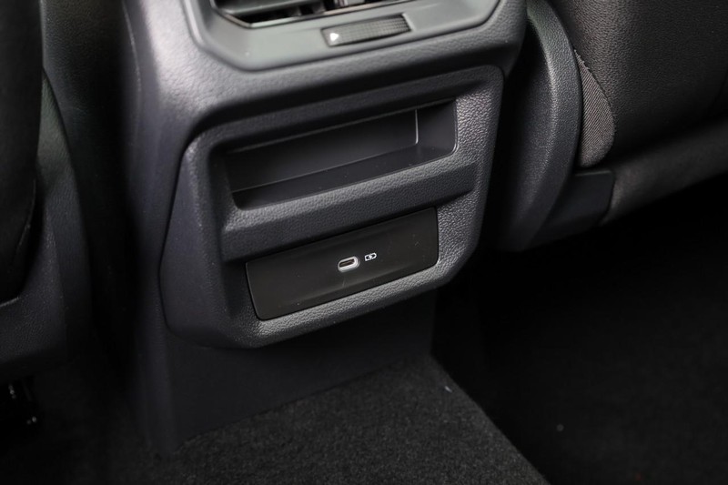 Volkswagen Taos Vehicle Image 24