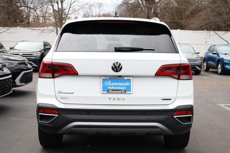 Volkswagen Taos Vehicle Image 07