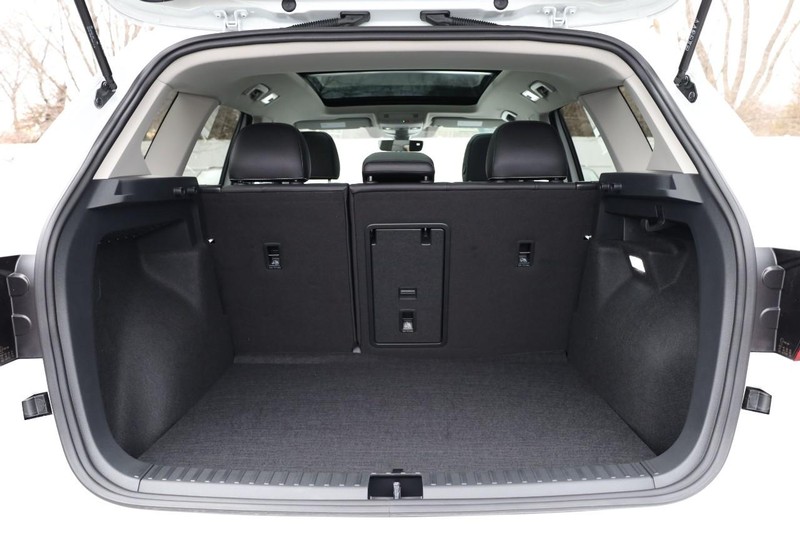 Volkswagen Taos Vehicle Image 08