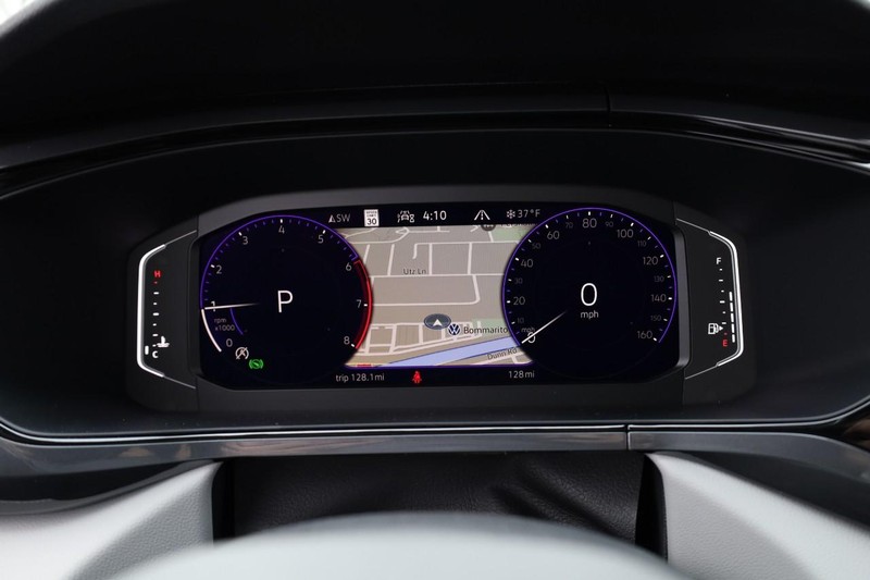 Volkswagen Taos Vehicle Image 13