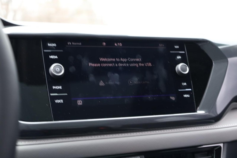 Volkswagen Taos Vehicle Image 14