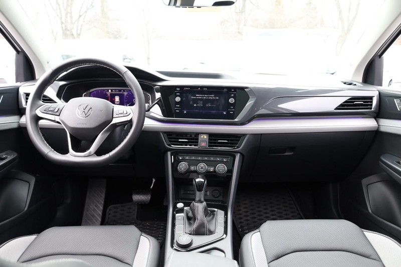 Volkswagen Taos Vehicle Image 26