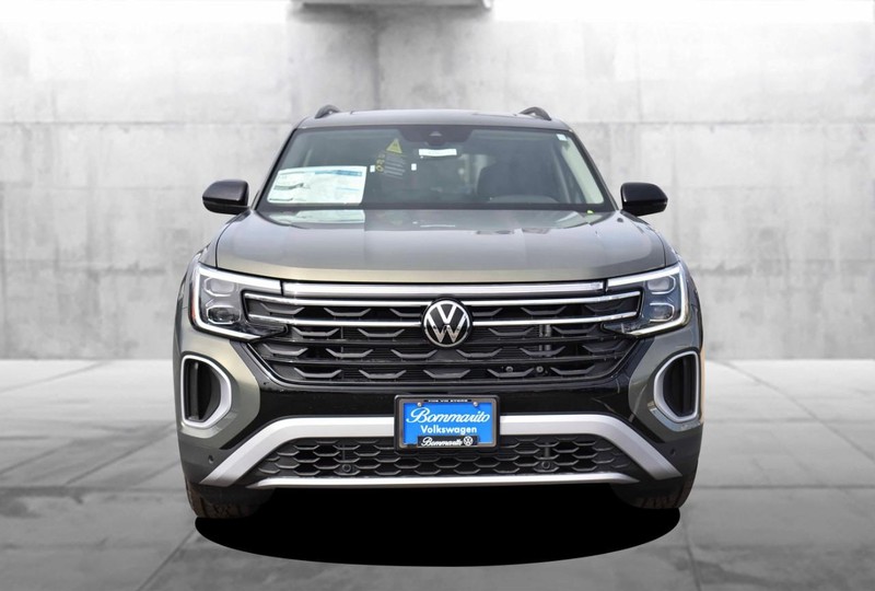 Volkswagen Atlas Vehicle Image 04
