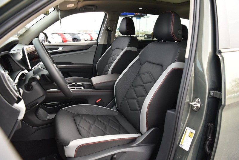 Volkswagen Atlas Vehicle Image 19