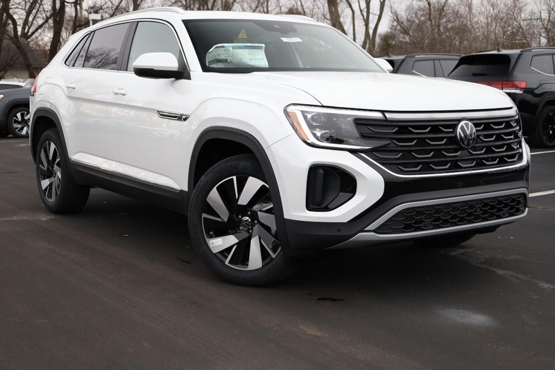 Volkswagen Atlas Cross Sport Vehicle Image 02