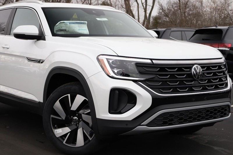 Volkswagen Atlas Cross Sport Vehicle Image 03