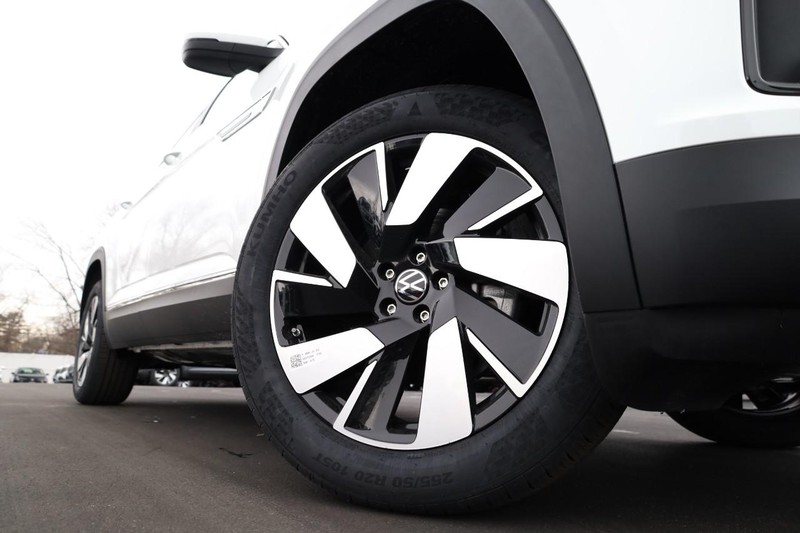 Volkswagen Atlas Cross Sport Vehicle Image 04
