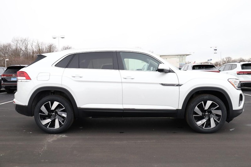 Volkswagen Atlas Cross Sport Vehicle Image 06