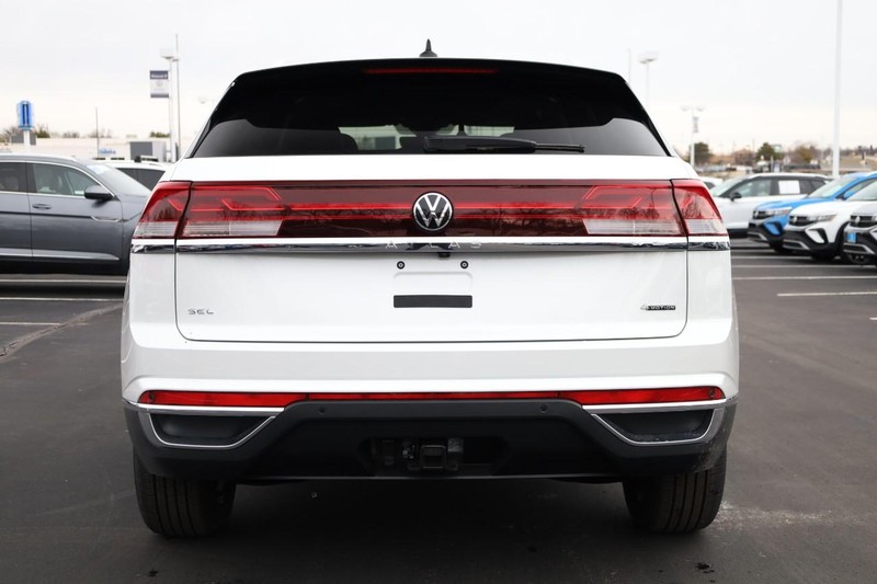 Volkswagen Atlas Cross Sport Vehicle Image 07