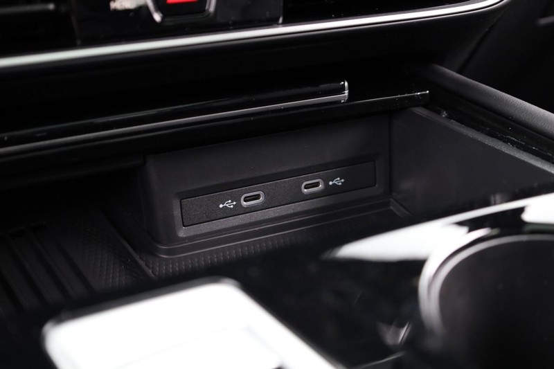 Volkswagen Atlas Cross Sport Vehicle Image 20