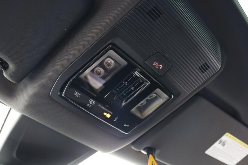 Volkswagen Atlas Cross Sport Vehicle Image 22