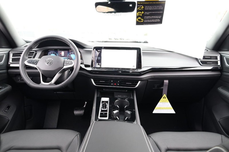 Volkswagen Atlas Cross Sport Vehicle Image 28