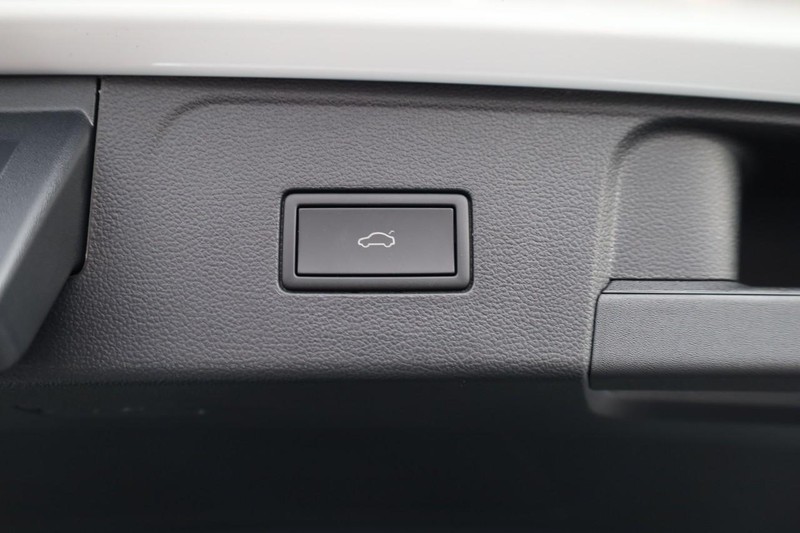 Volkswagen Atlas Vehicle Image 11