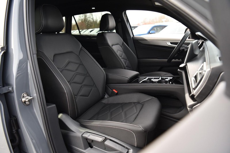 Volkswagen Atlas Cross Sport Vehicle Image 20