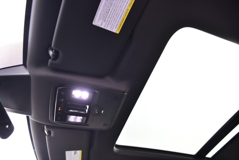 Volkswagen Atlas Cross Sport Vehicle Image 21