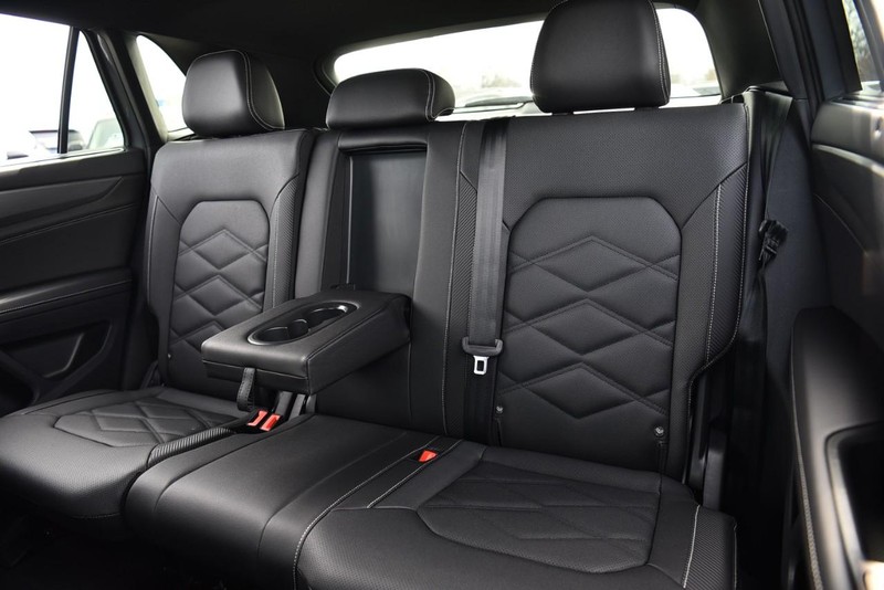 Volkswagen Atlas Cross Sport Vehicle Image 22