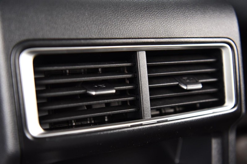 Volkswagen Atlas Cross Sport Vehicle Image 23