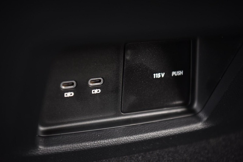 Volkswagen Atlas Cross Sport Vehicle Image 24
