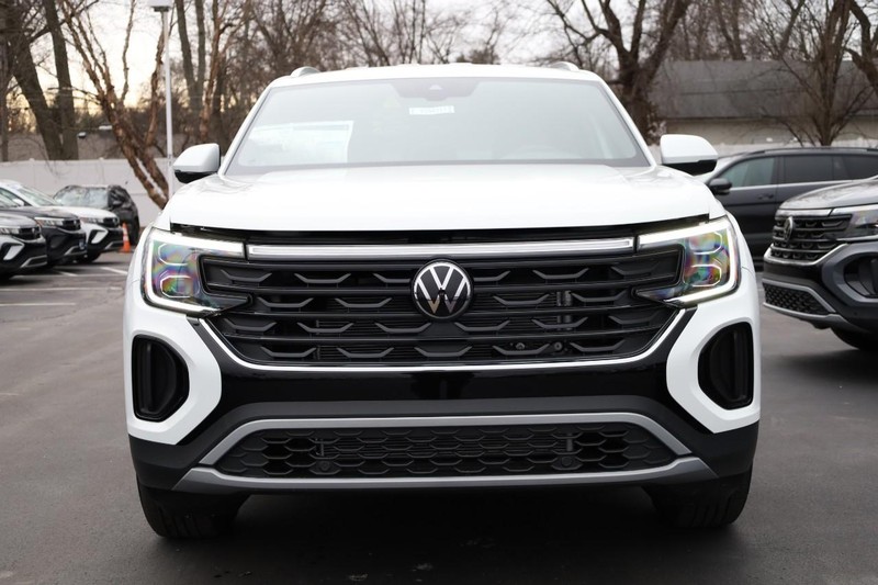 Volkswagen Atlas Cross Sport Vehicle Image 05